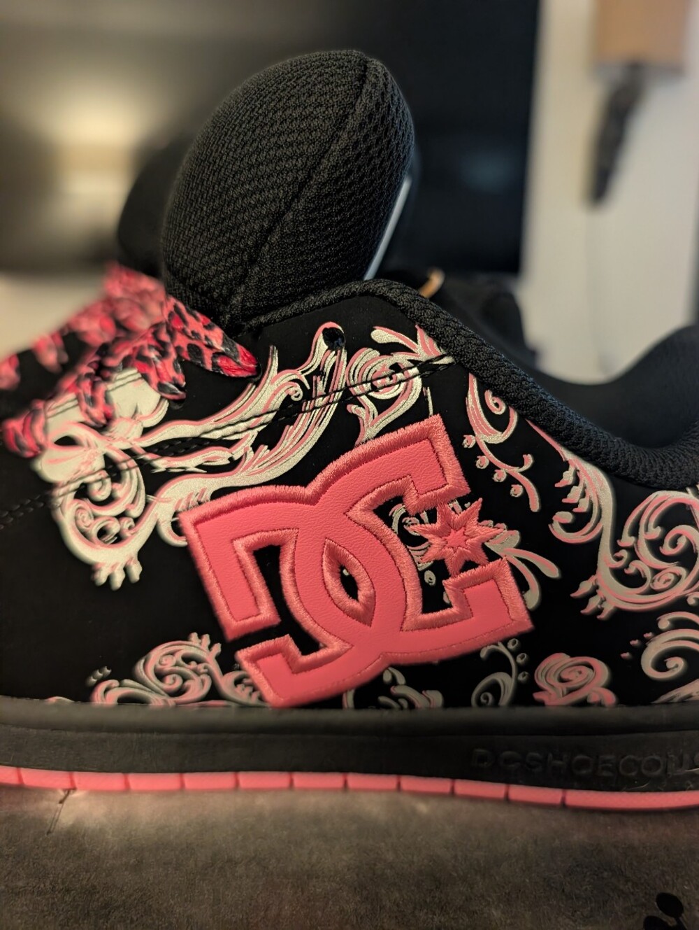 DC Black Sneakers with Pink Leopard Laces PIXIE 8.5w - Picture 5 of 9